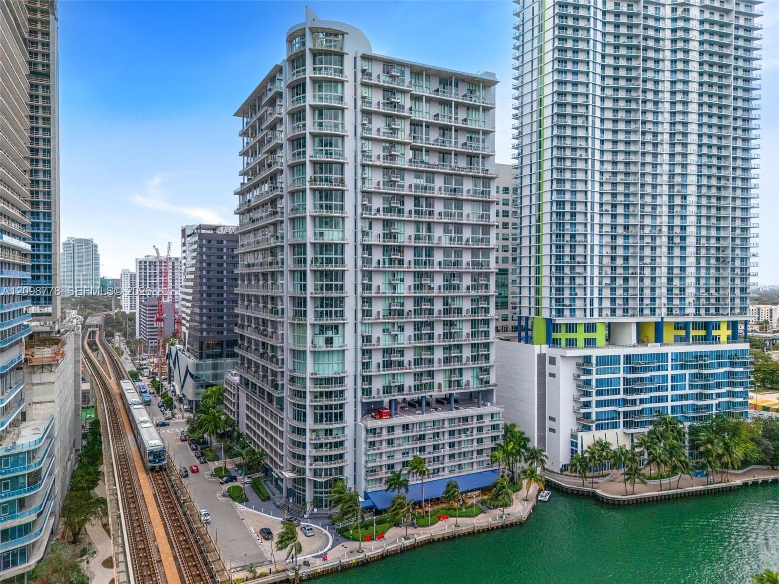 NEO VERTIKA CONDO · #3124 in Miami - Photo 3