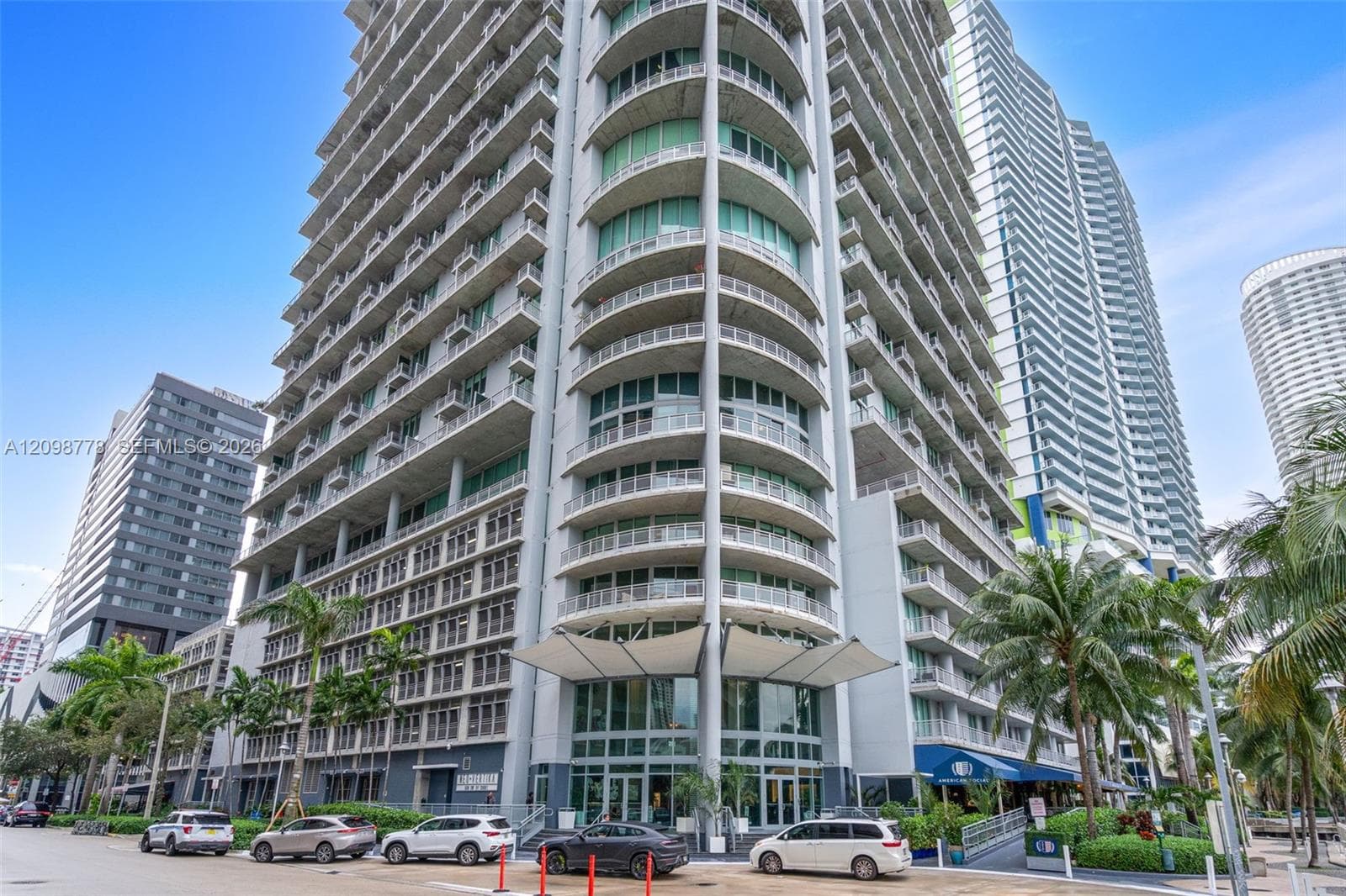 NEO VERTIKA CONDO · #3124 in Miami - Photo 4