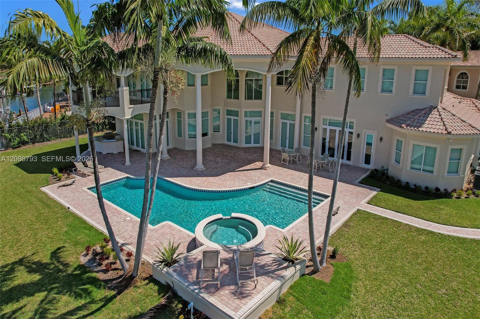 1130 Harbor Ct photo 6
