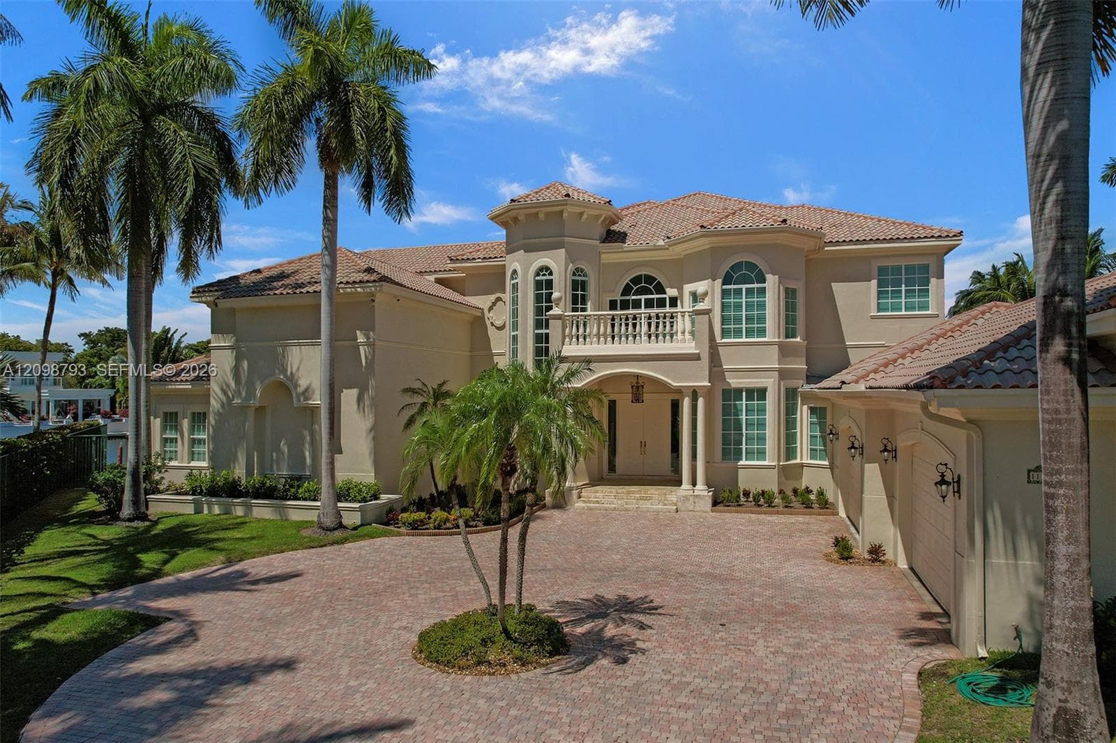 1130 Harbor Ct photo 4
