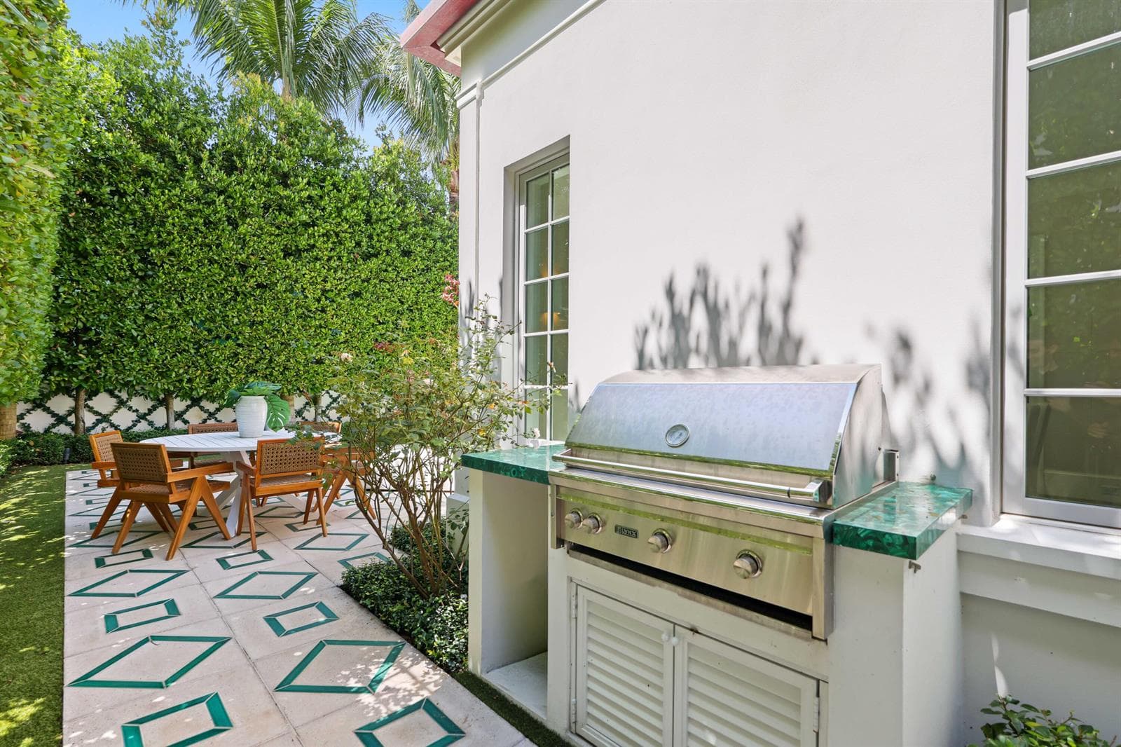 19 - Outdoor Kitchen