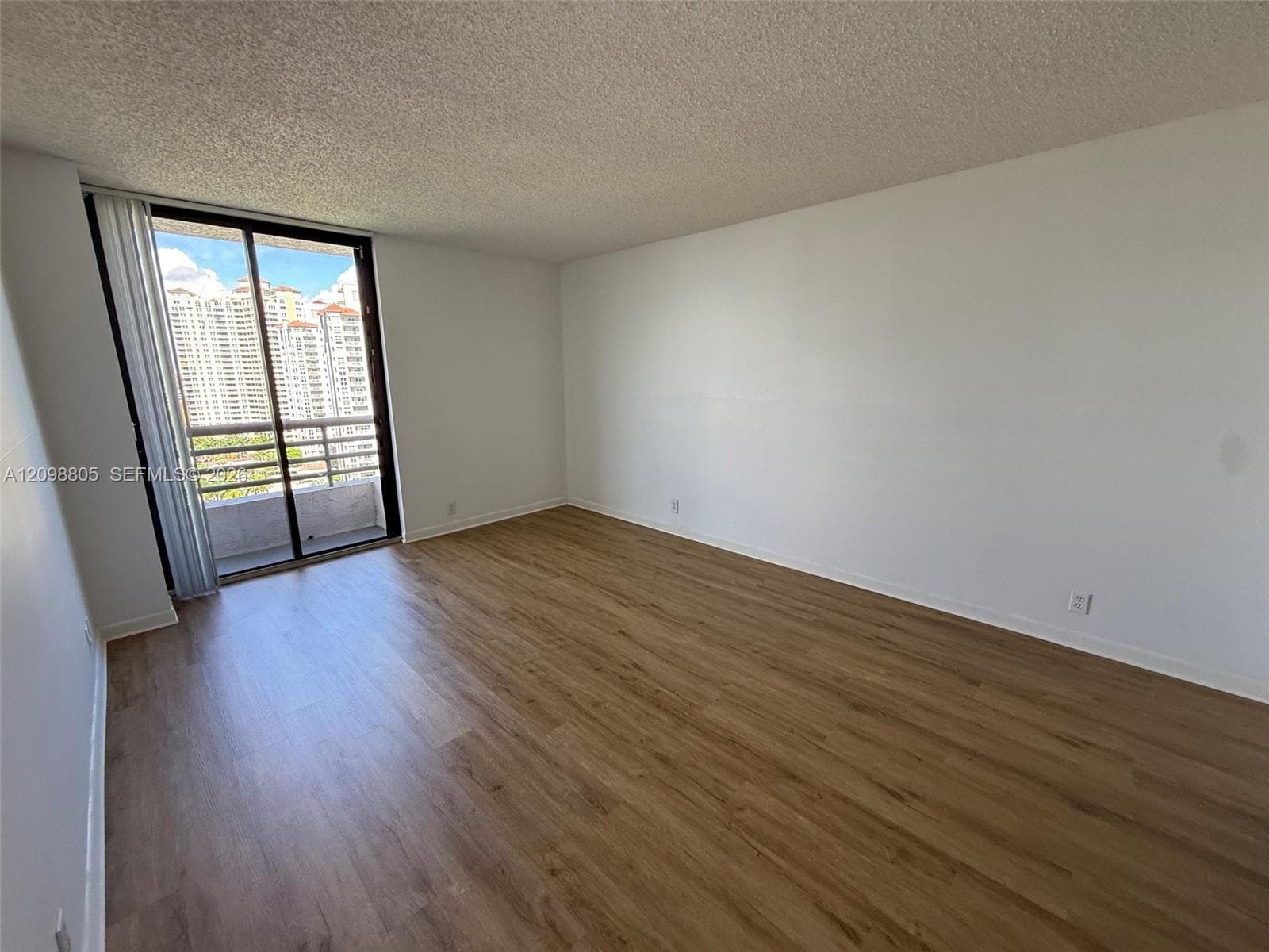 PARC CENTRAL AVENTURA SOU · #1801 in Aventura - Photo 12