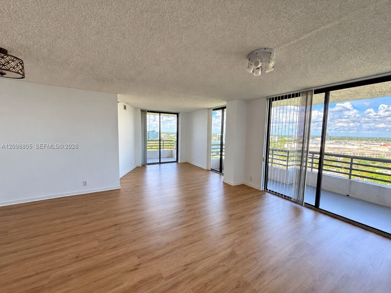 PARC CENTRAL AVENTURA SOU · #1801 in Aventura - Photo 7