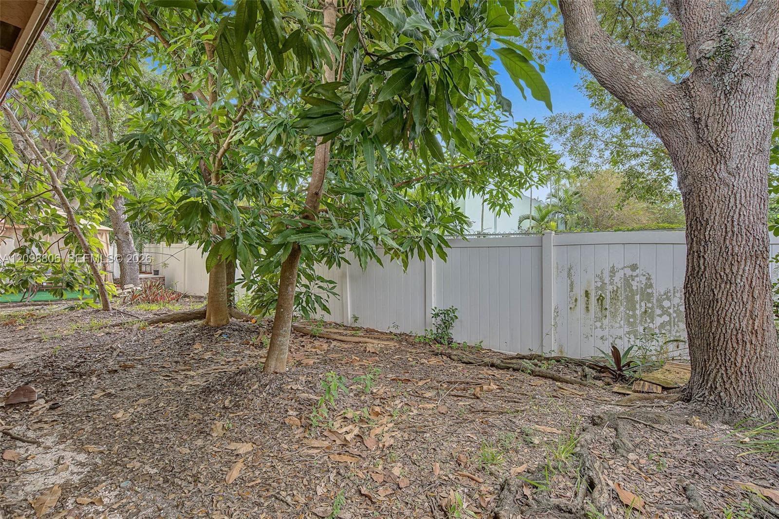 3940 NE 10th Dr photo 12