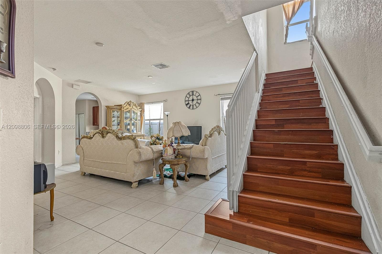 3940 NE 10th Dr photo 5