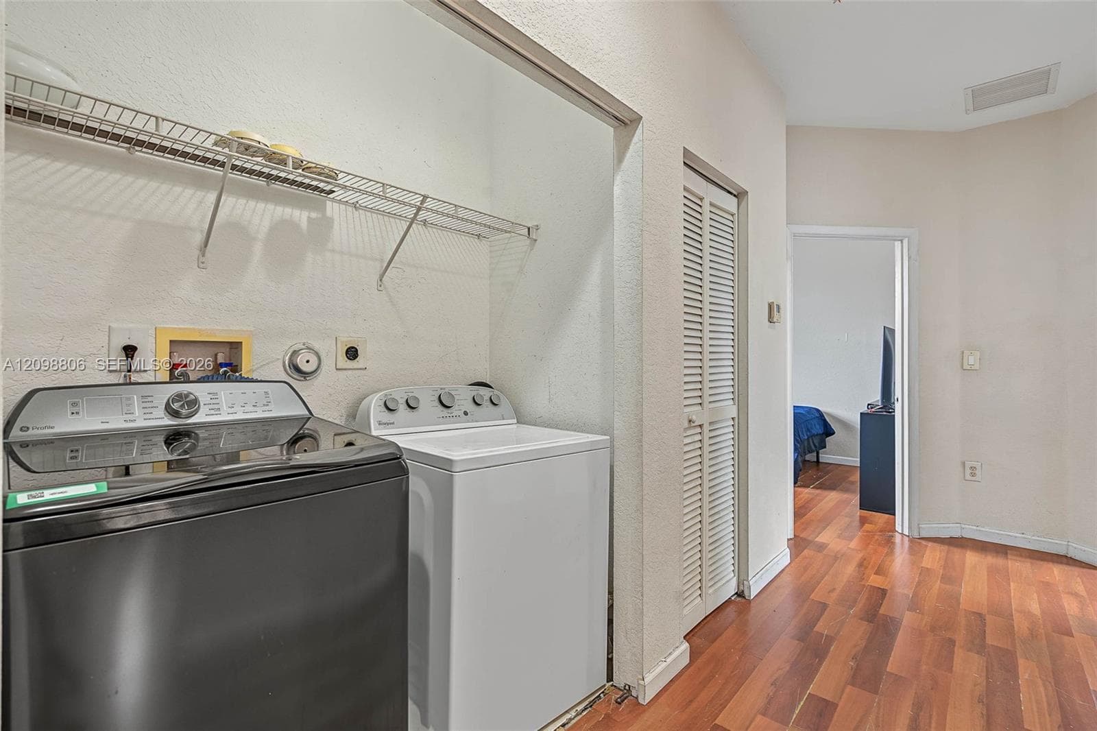 3940 NE 10th Dr photo 20