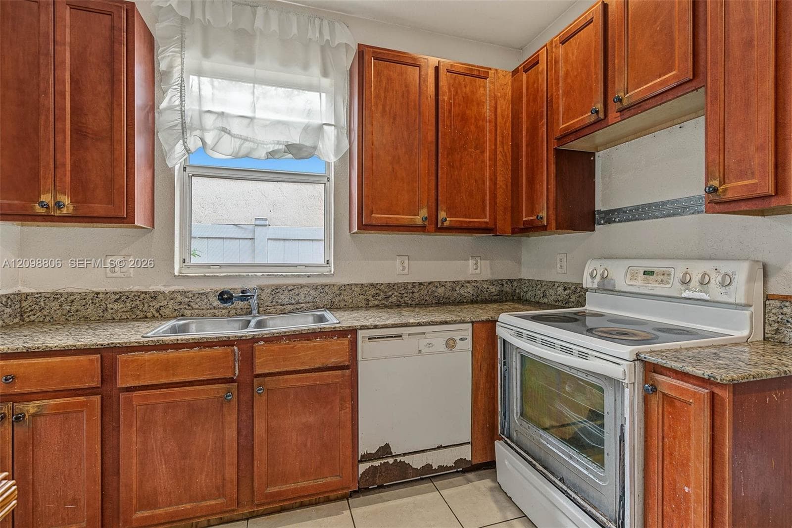 3940 NE 10th Dr photo 10