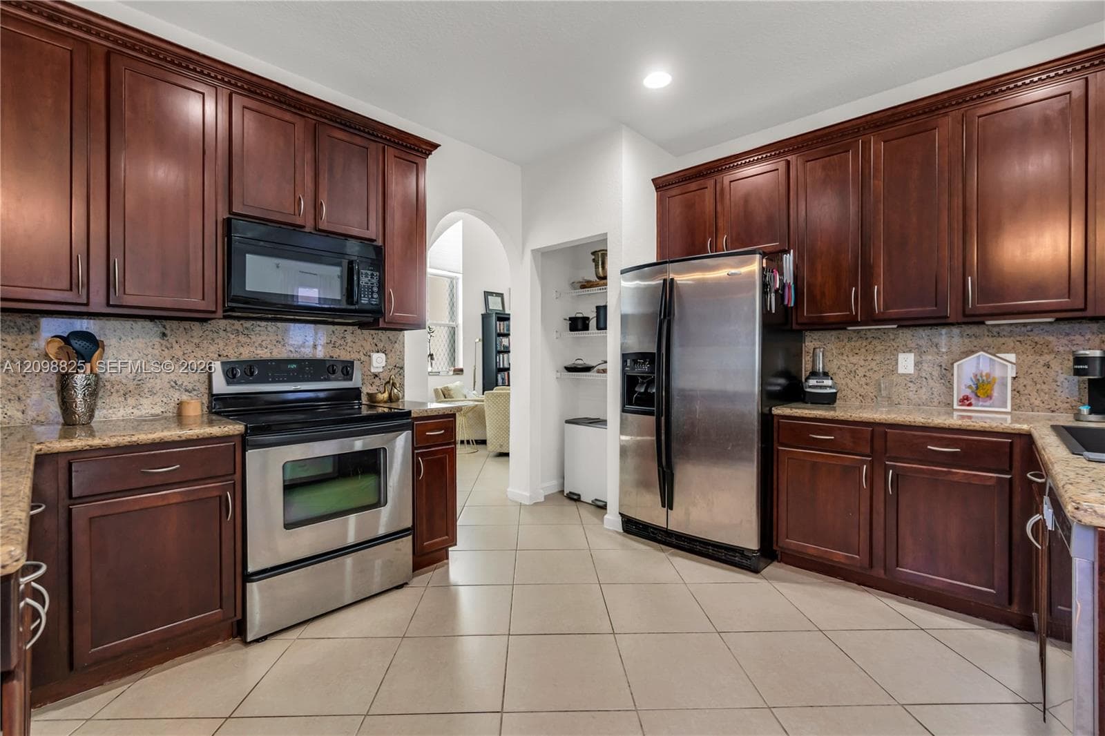 3742 NE 13th St photo 18