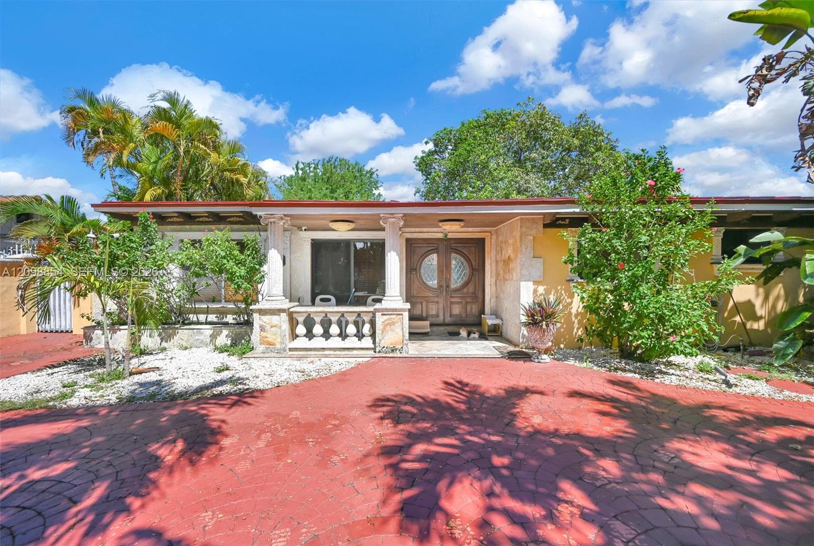 1425 SW 78th Ave photo 3