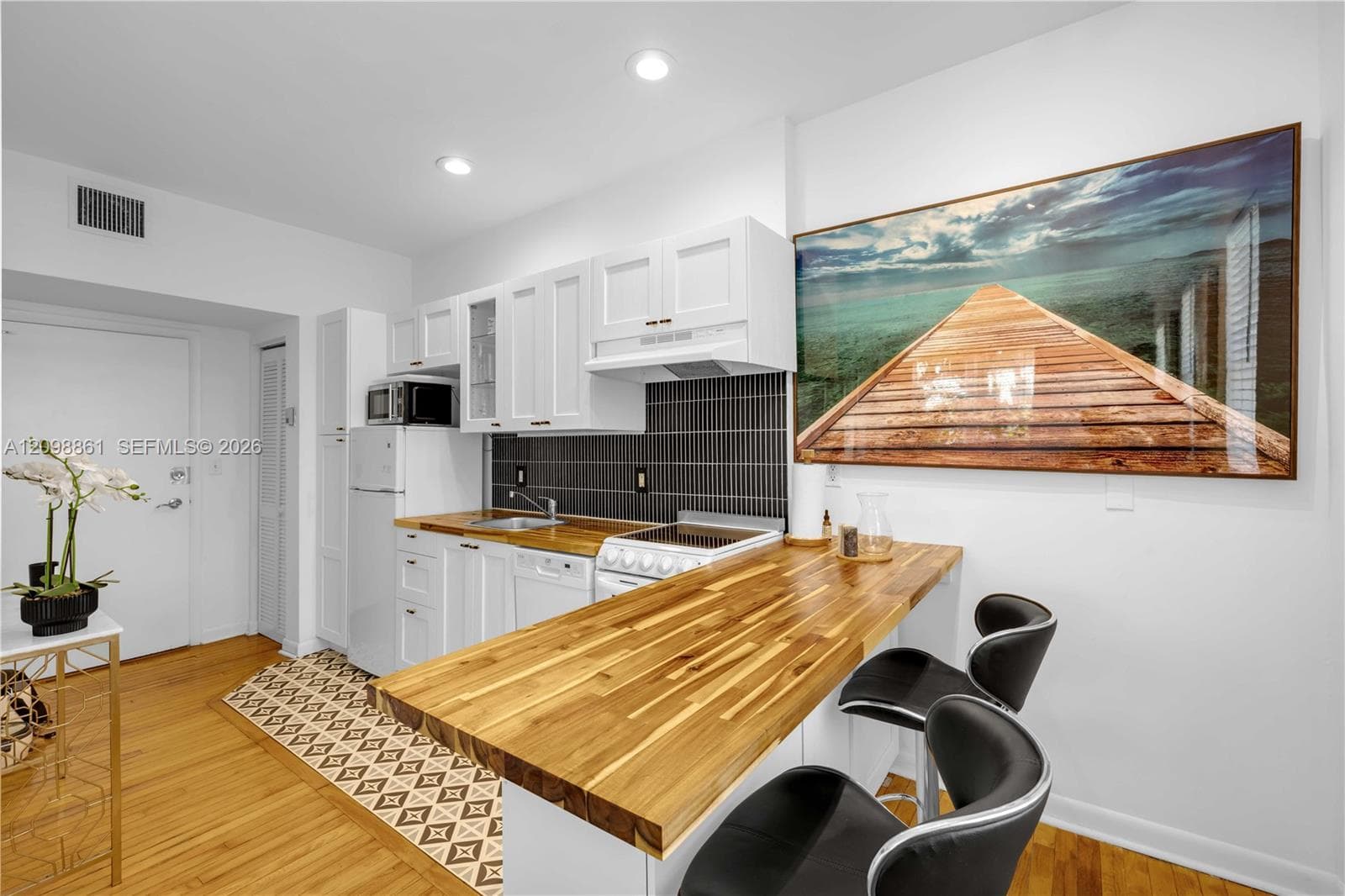 HAMILTON CONDO · #209 in Miami Beach - Photo 9