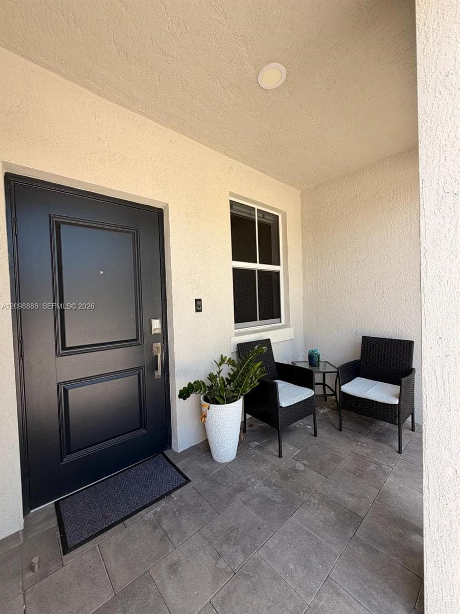 1324 SE 26th Ter #1324 photo 2