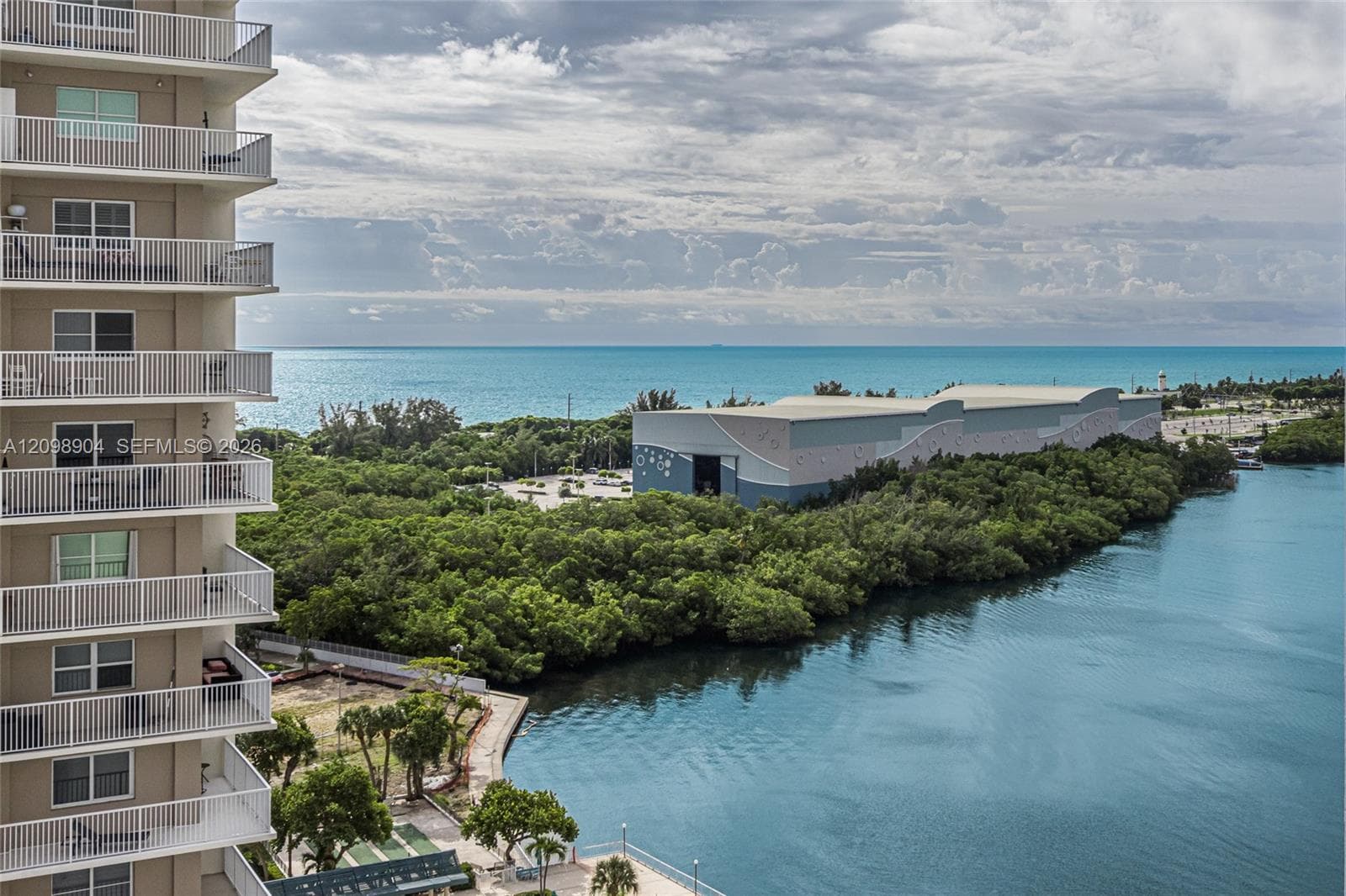 Arlen House West · #1631 in Sunny Isles Beach - Photo 2