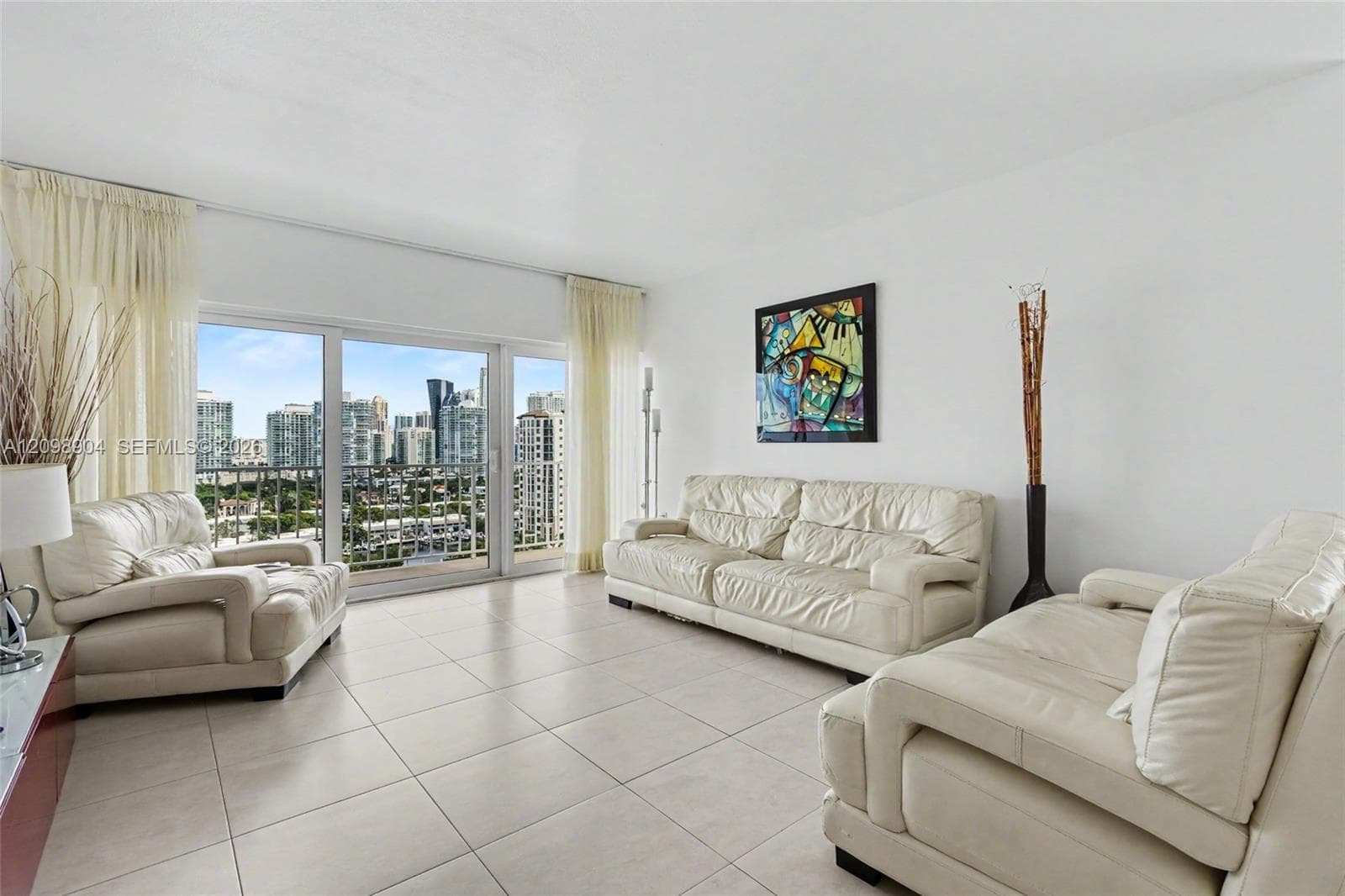 Arlen House West · #1631 in Sunny Isles Beach - Photo 17