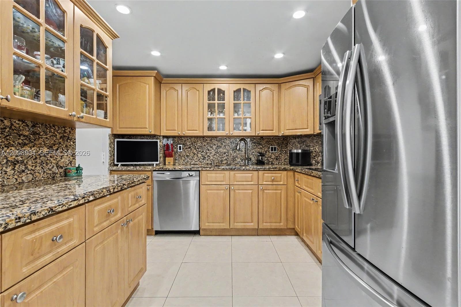 Arlen House West · #1631 in Sunny Isles Beach - Photo 9
