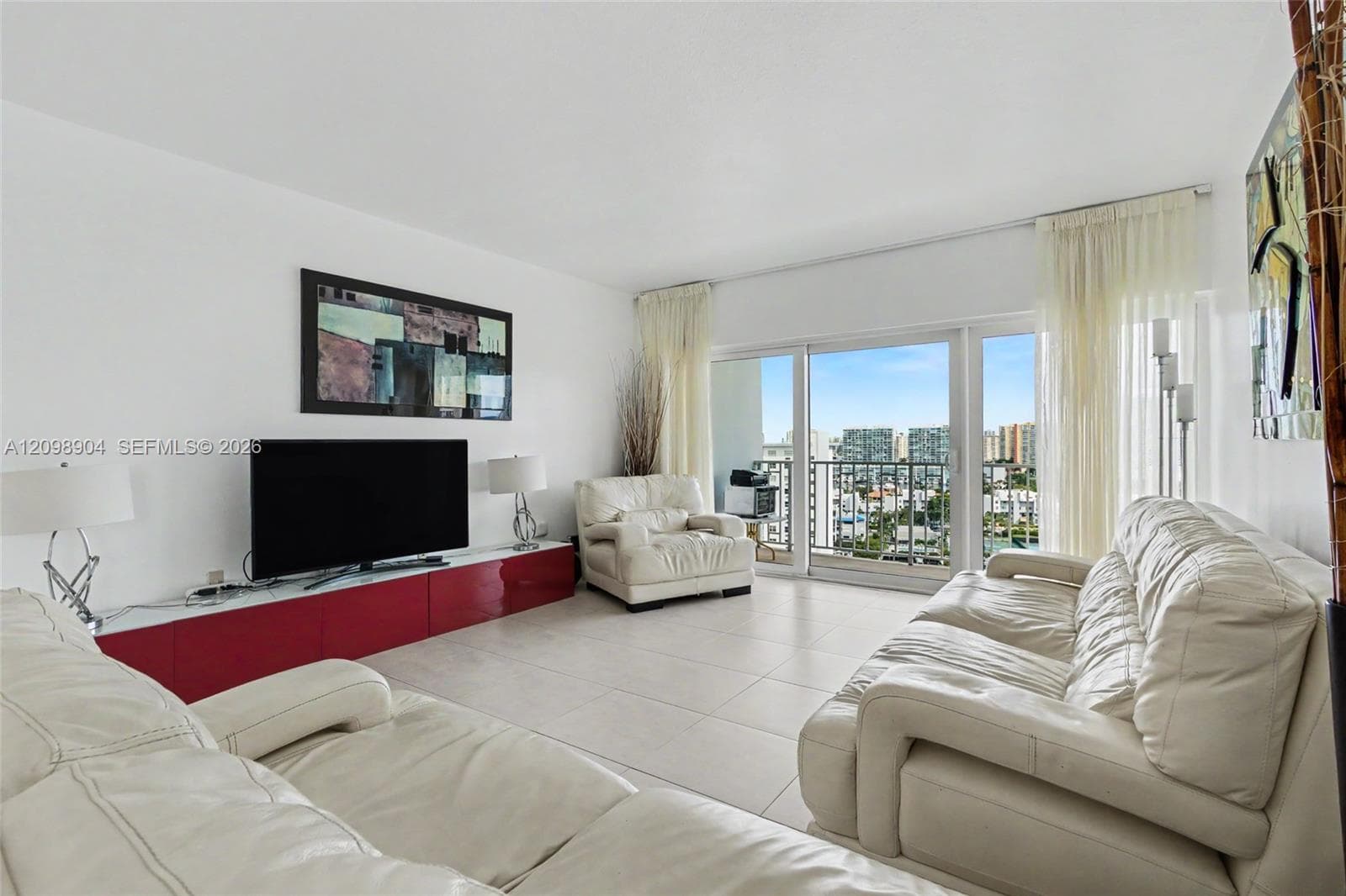 Arlen House West · #1631 in Sunny Isles Beach - Photo 18