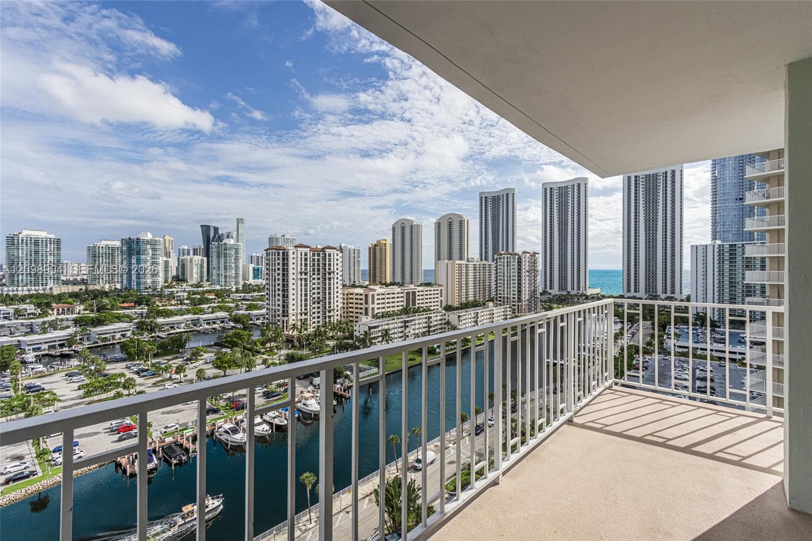 Arlen House West · #1631 in Sunny Isles Beach - Photo 4