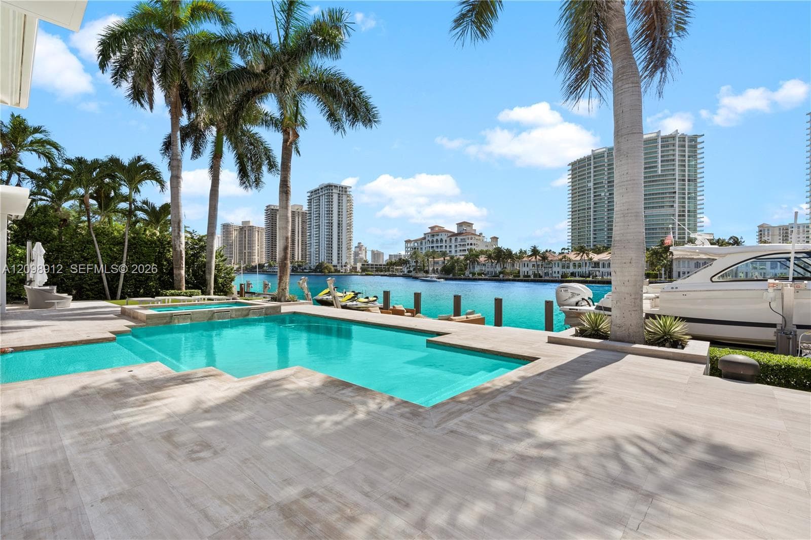 224 S ISLAND photo 17