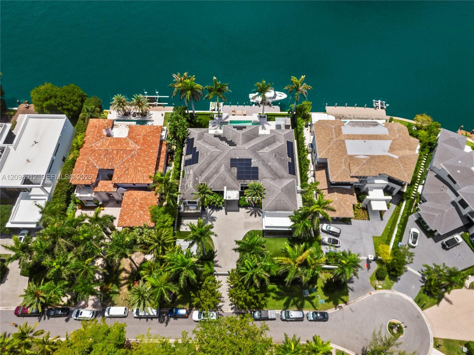 224 S ISLAND photo 35