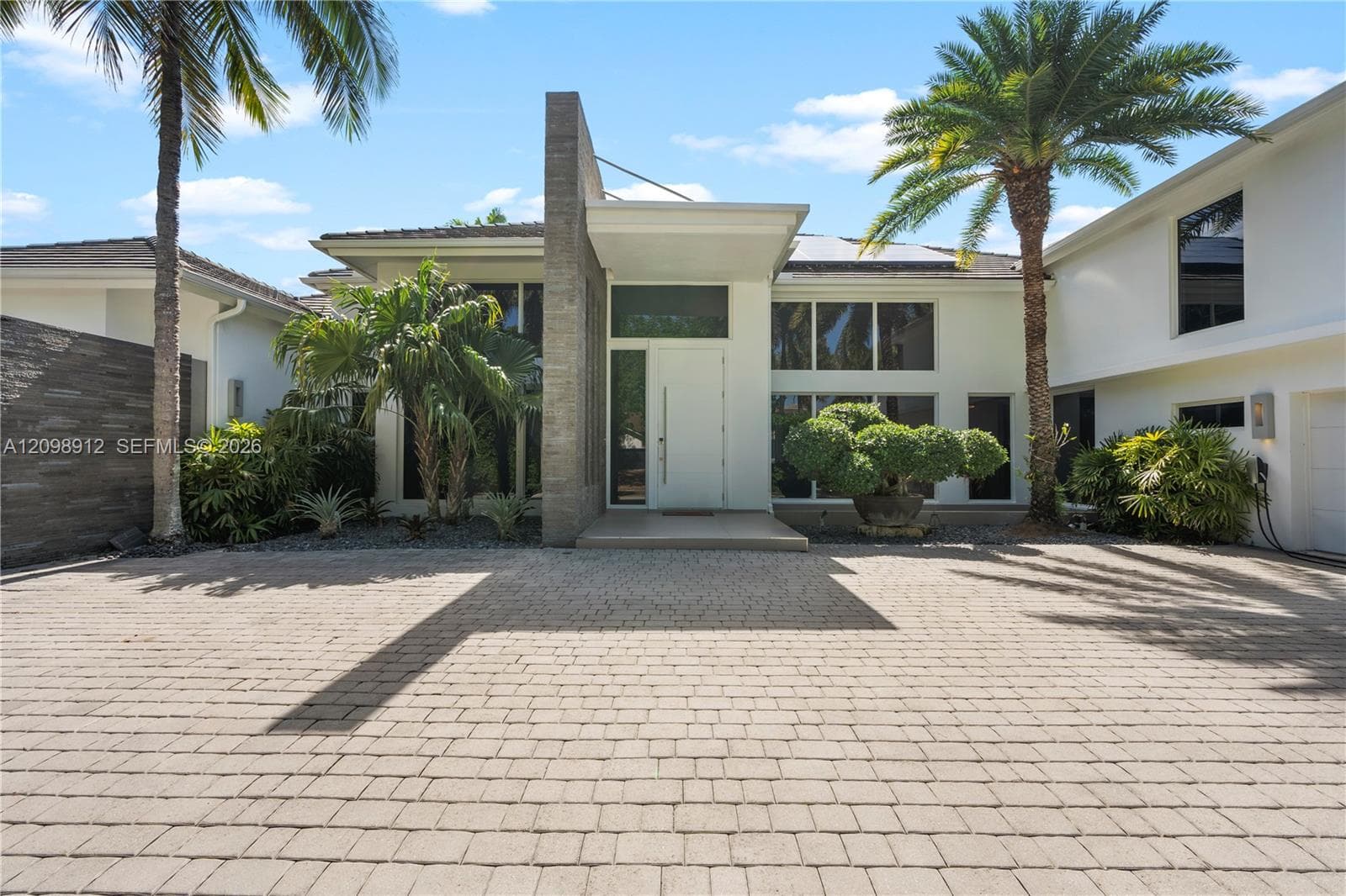 224 S ISLAND photo 4