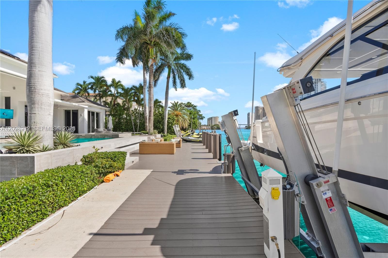 224 S ISLAND photo 25
