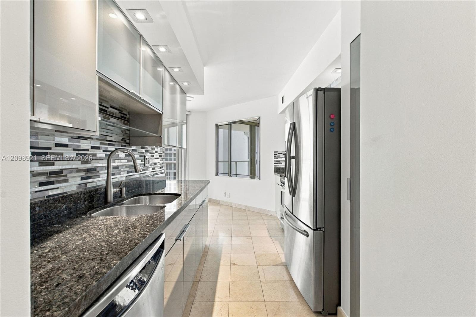 Oceania III · #1832 in Sunny Isles Beach - Photo 13