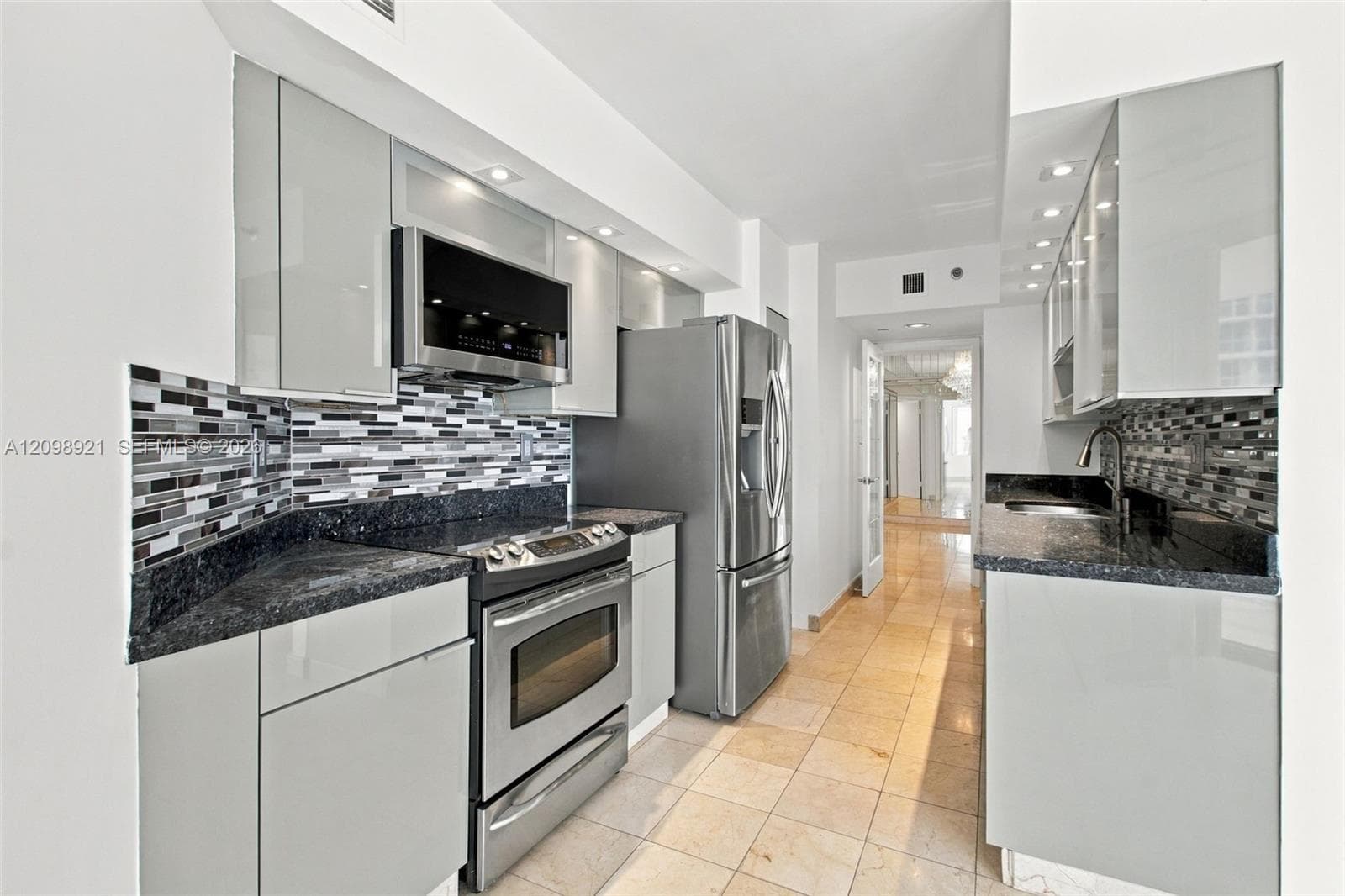 Oceania III · #1832 in Sunny Isles Beach - Photo 12