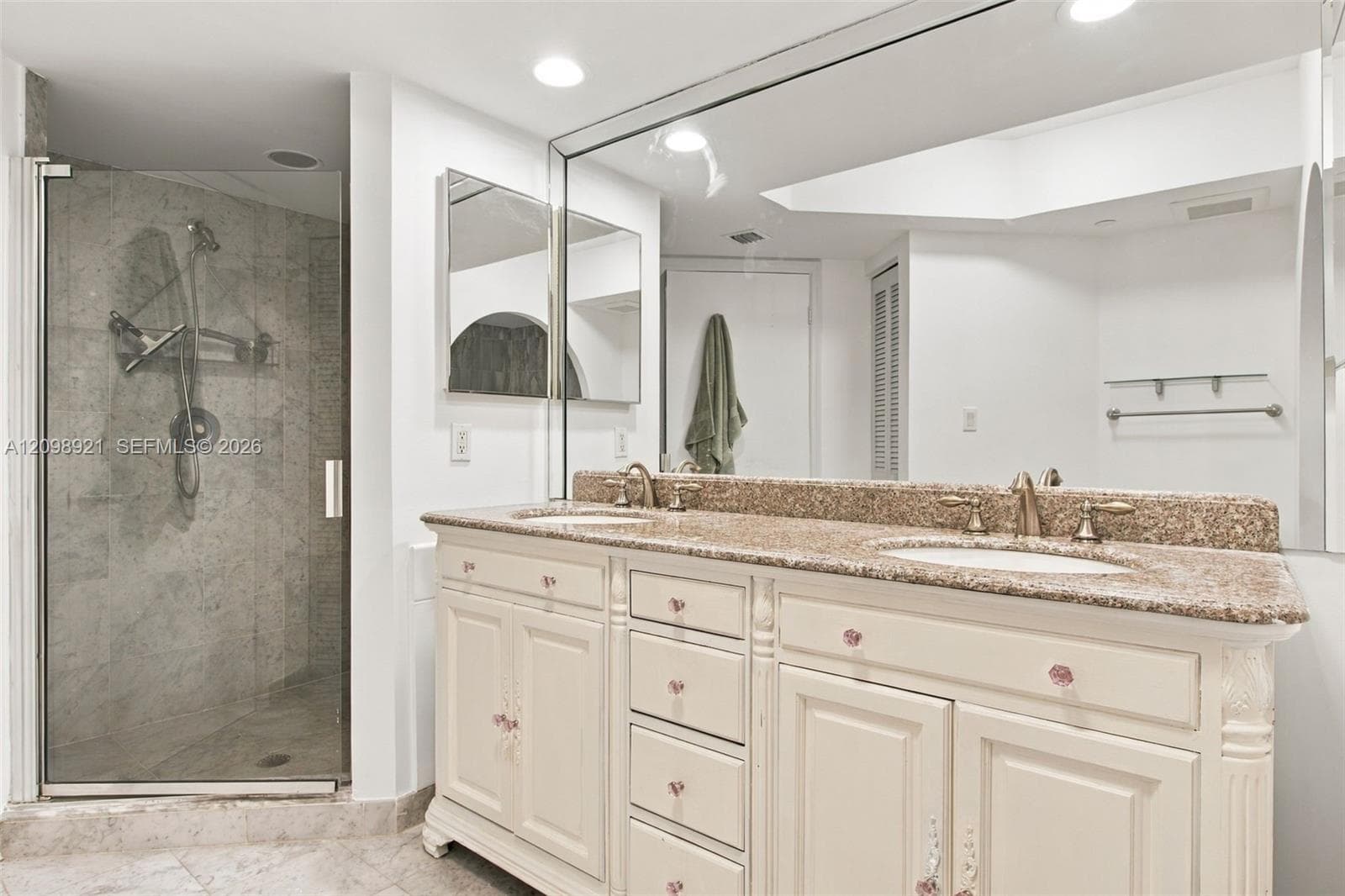 Oceania III · #1832 in Sunny Isles Beach - Photo 18