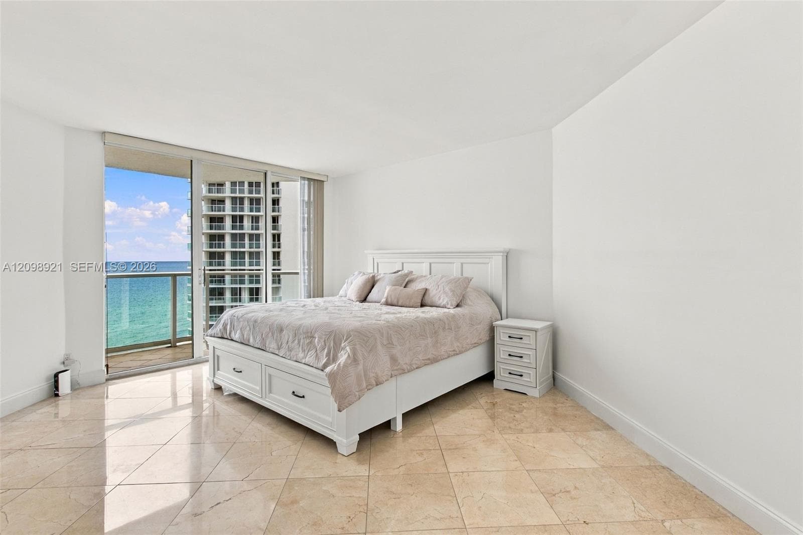 Oceania III · #1832 in Sunny Isles Beach - Photo 15
