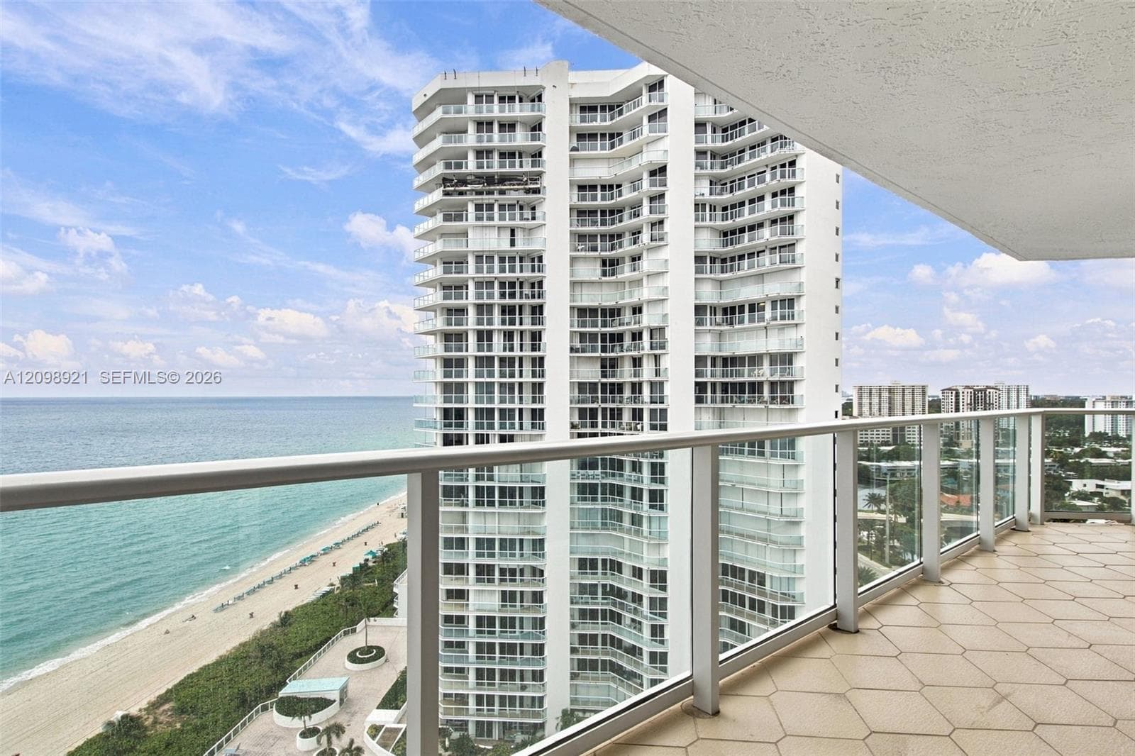 Oceania III · #1832 in Sunny Isles Beach - Photo 4