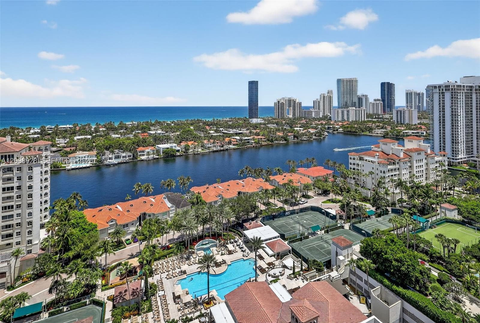 Clubhouse, Restaurant, Gym/Spa, Pool, Tennis, Pickleball, Soccer field