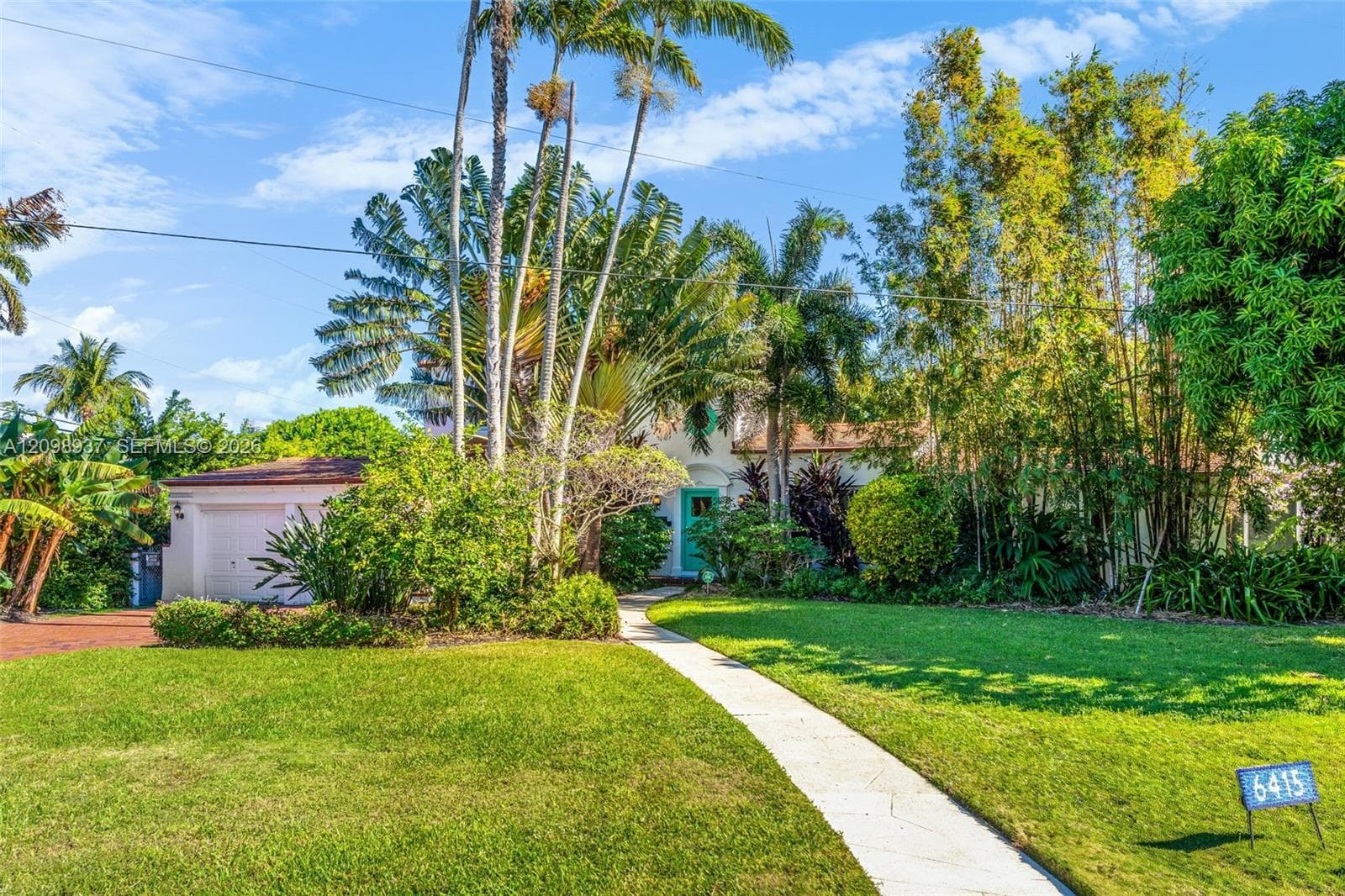 6415 Pine Tree Drive Cir photo 1