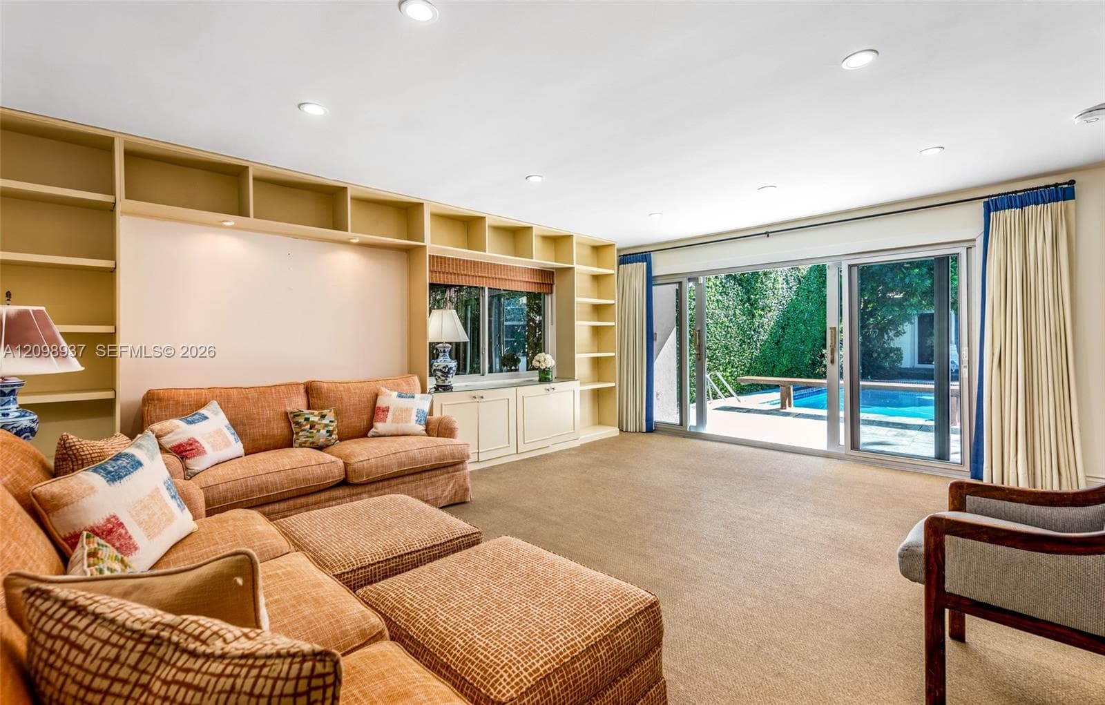 6415 Pine Tree Drive Cir photo 11