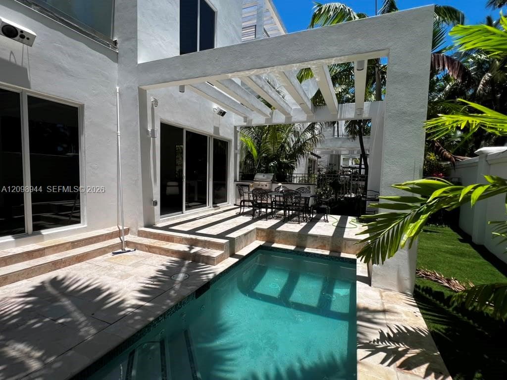 18975 Atlantic Blvd photo 3