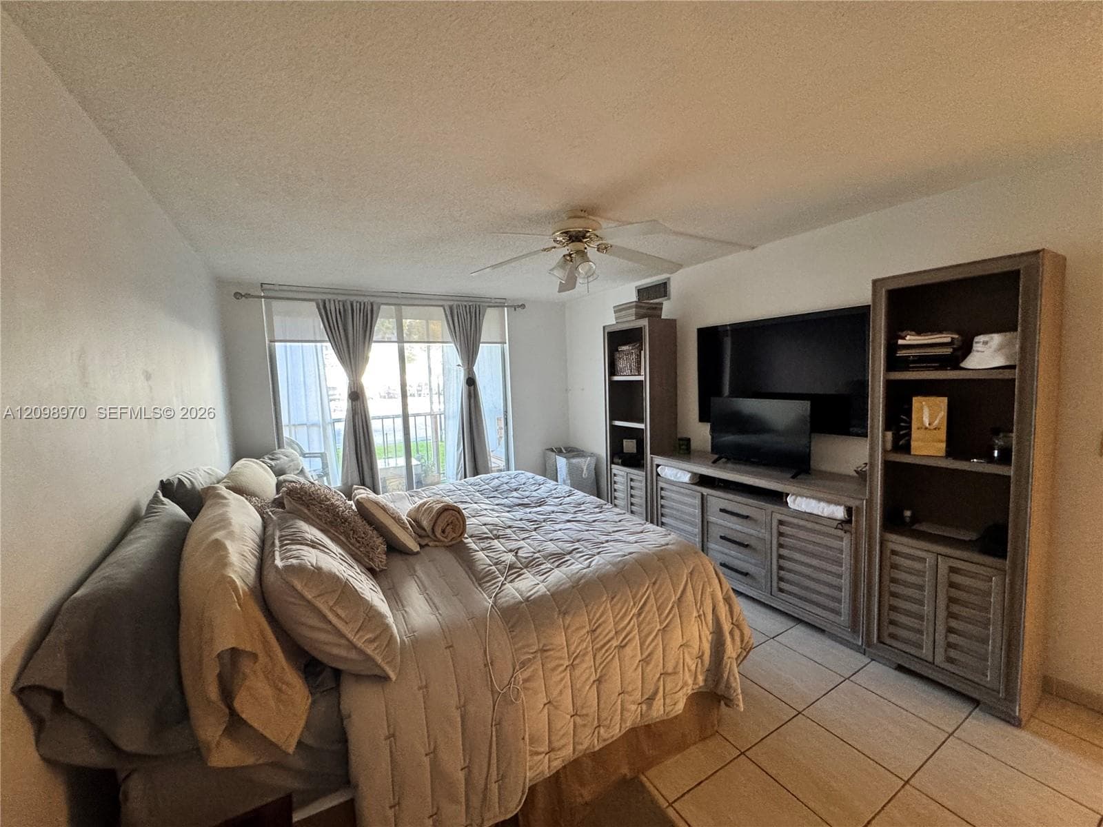 DESOTO PARK CONDO · #103 in Hallandale Beach - Photo 2
