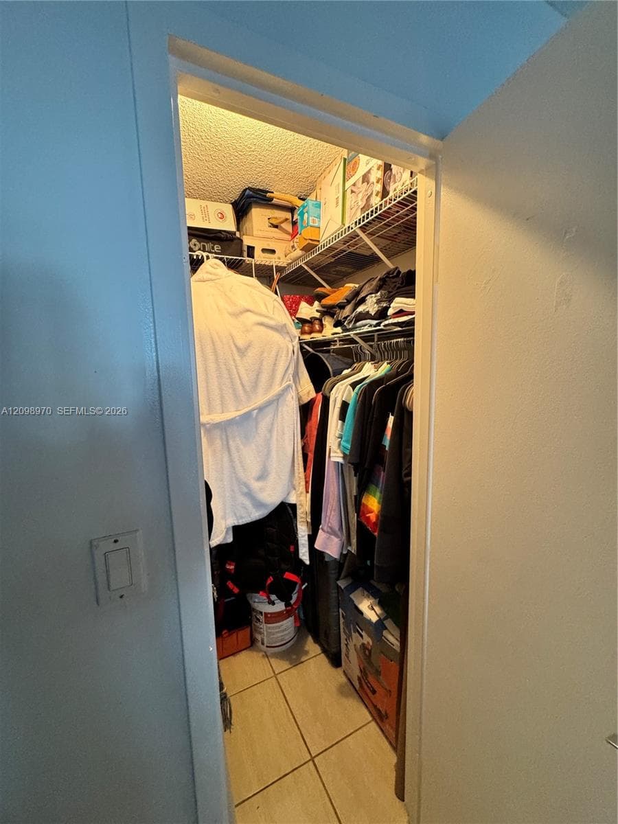 DESOTO PARK CONDO · #103 in Hallandale Beach - Photo 8