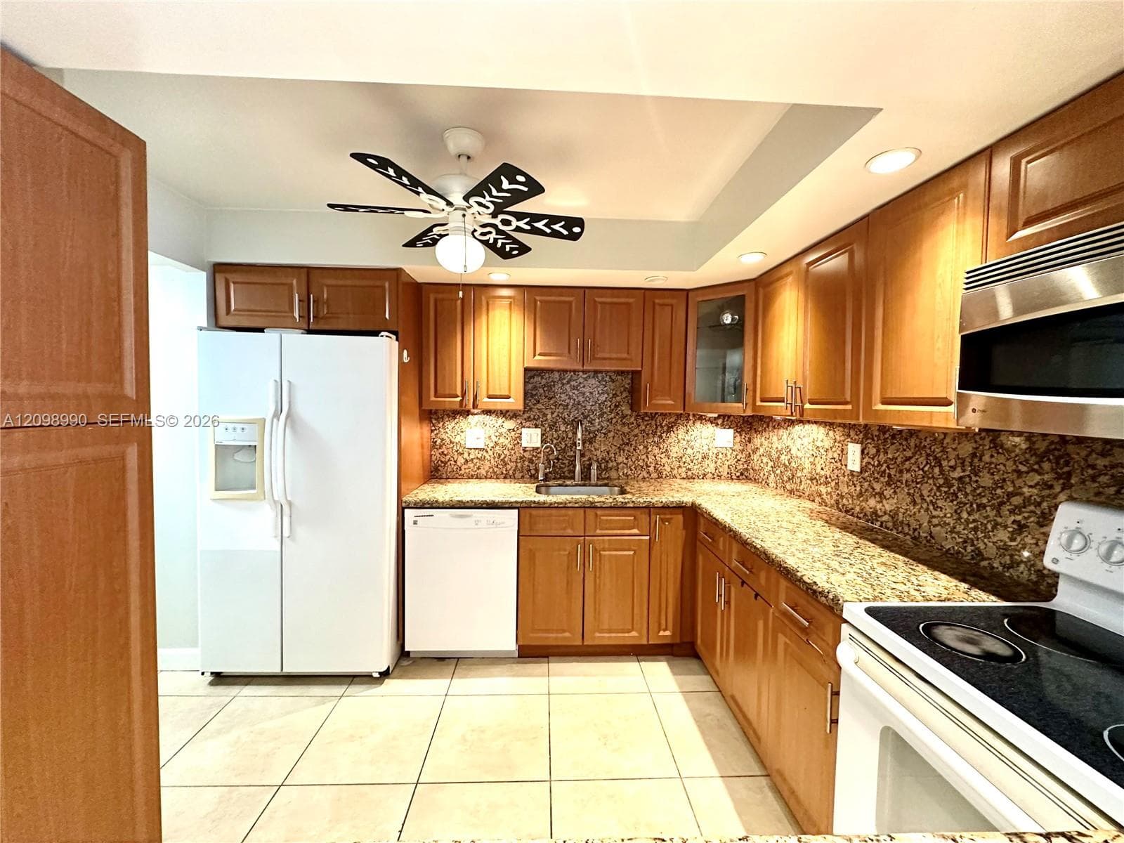 DESOTO PARK NORTH CONDO · #408 in Hallandale Beach - Photo 2