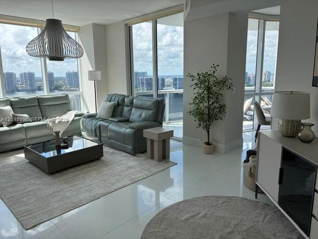 Trump Royale · #3501A in Sunny Isles Beach - Photo 2