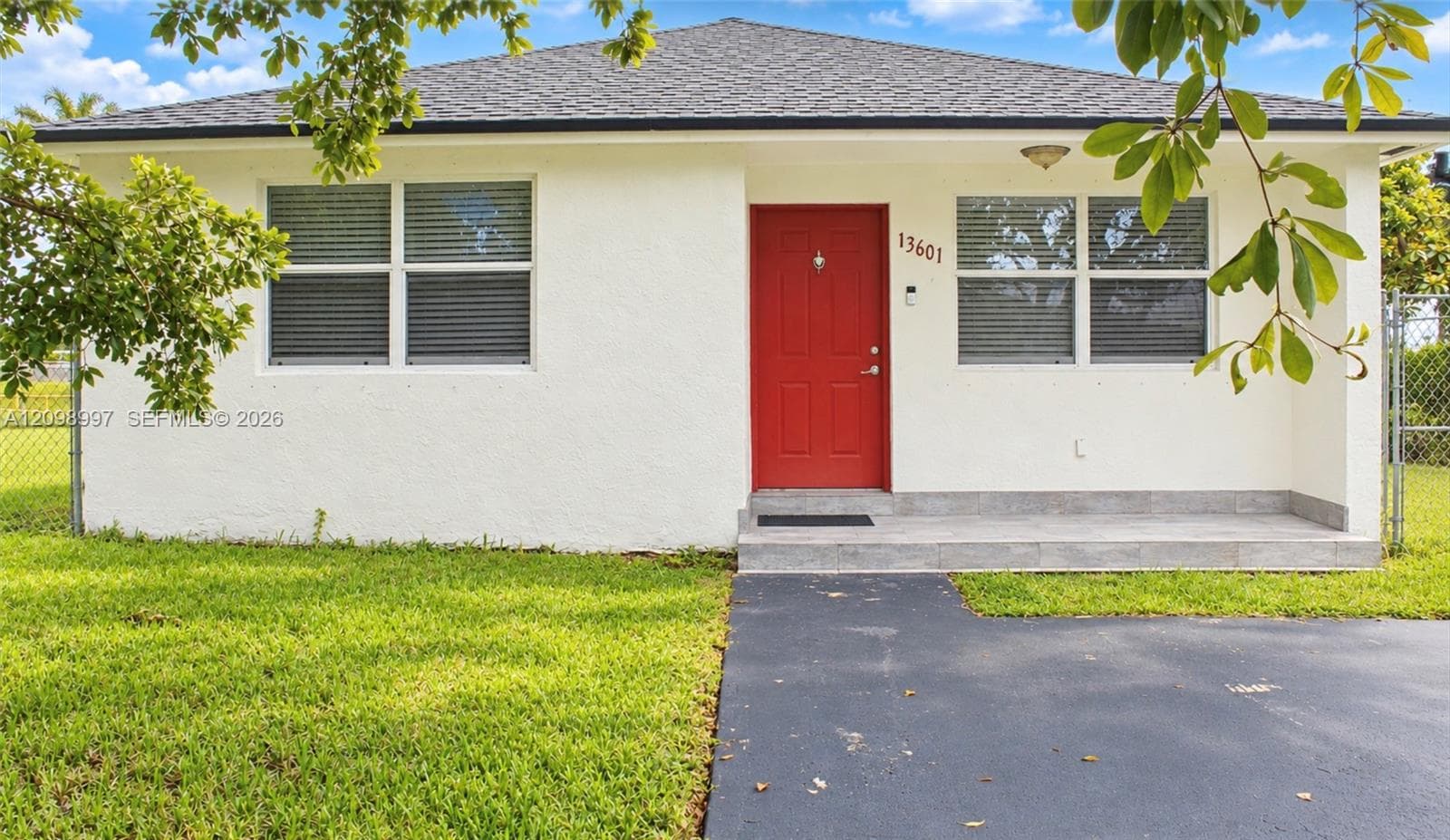 13601 Harrison St photo 2