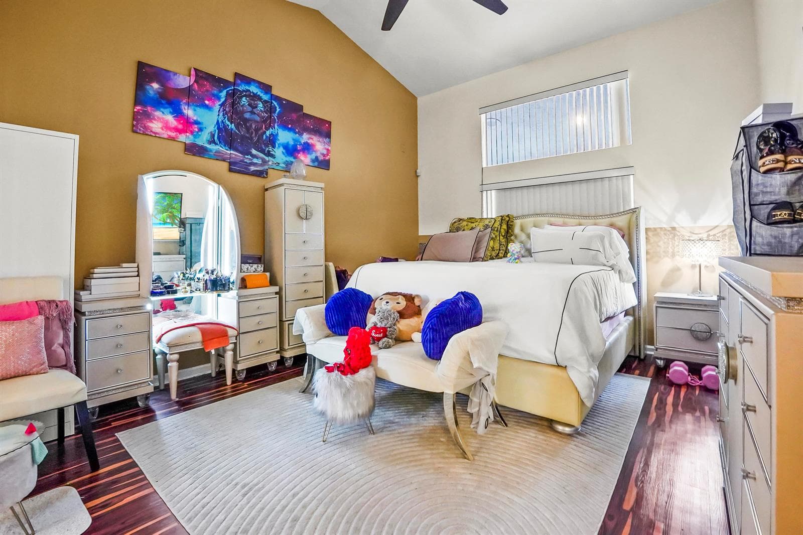 14 Bedroom 01