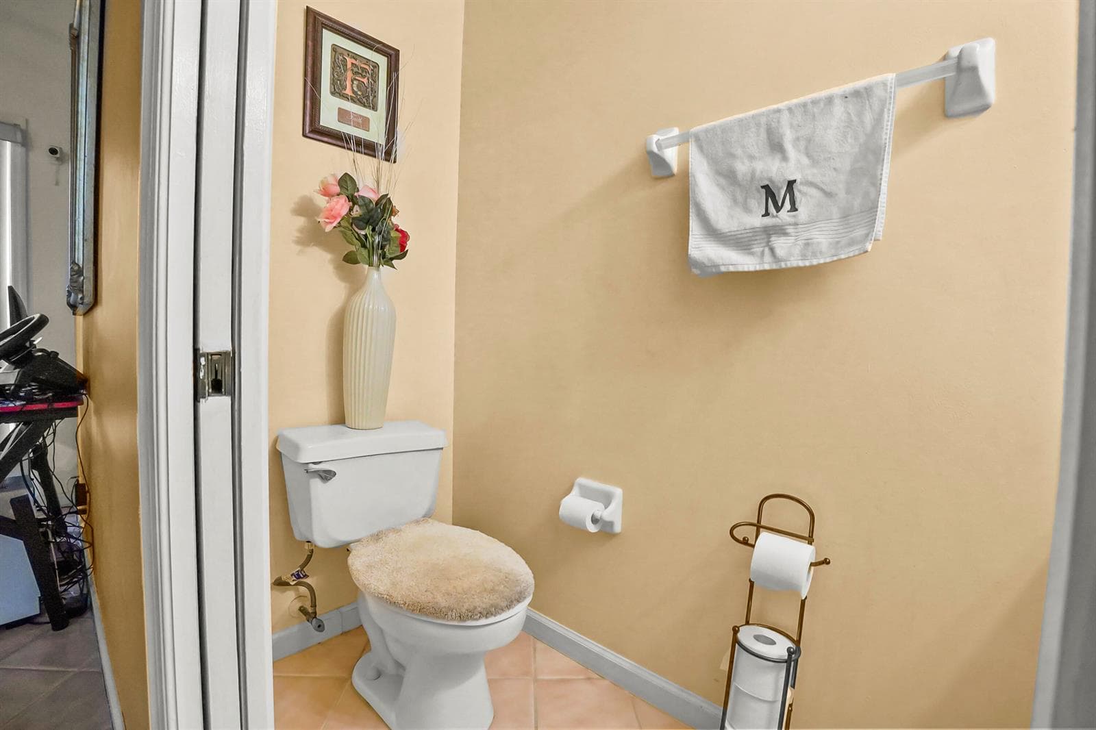 30 Bathroom 02