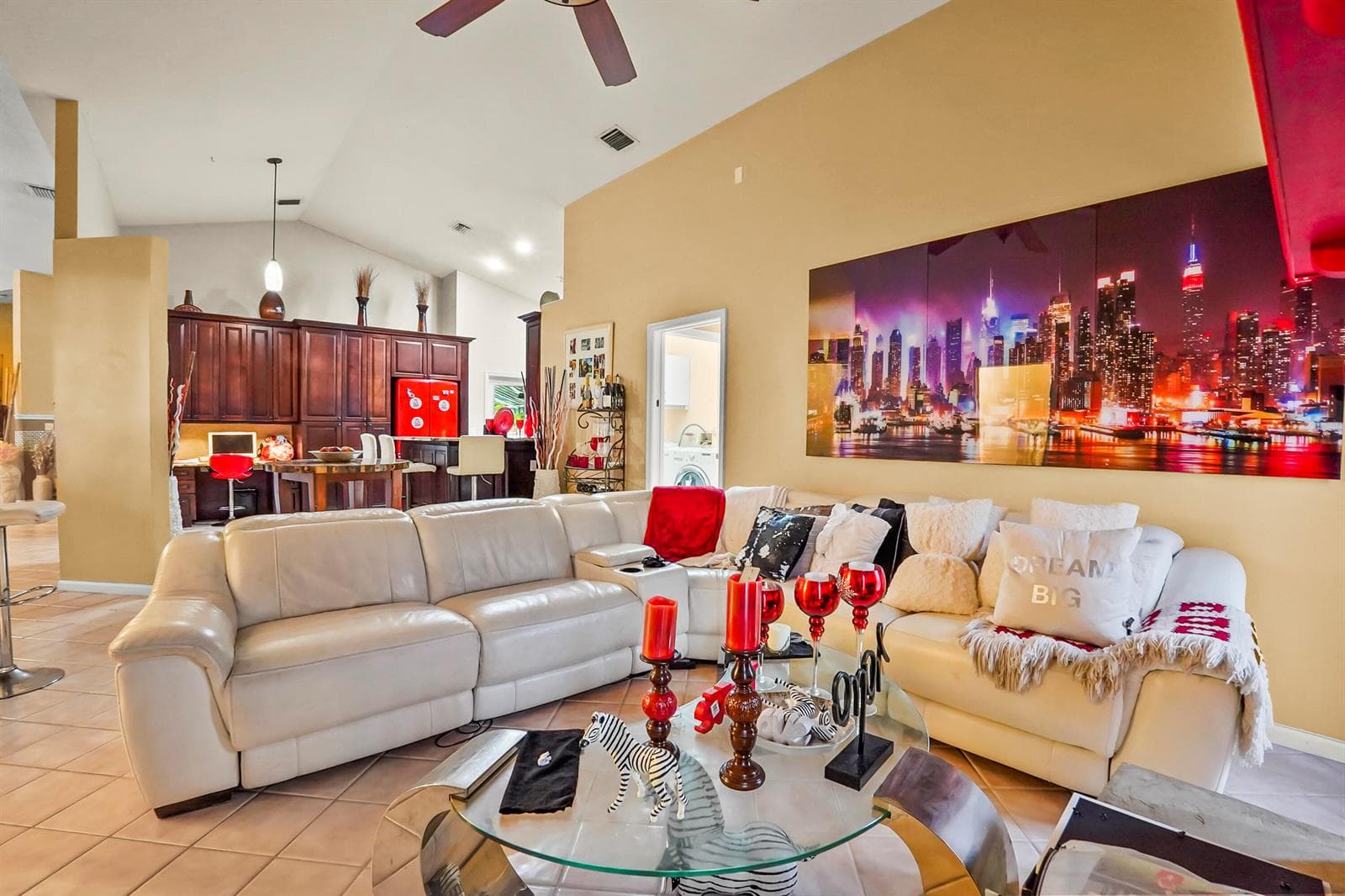 28 Living room 02