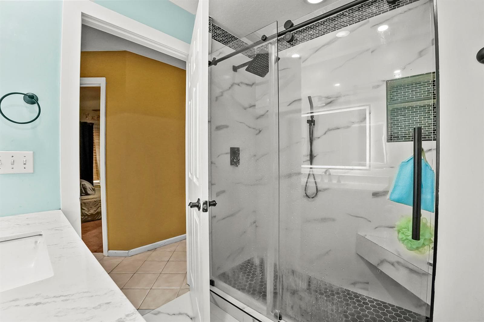 34 Bathroom 02