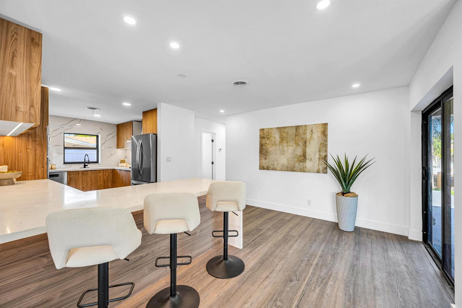1120 SE 9TH ST--37