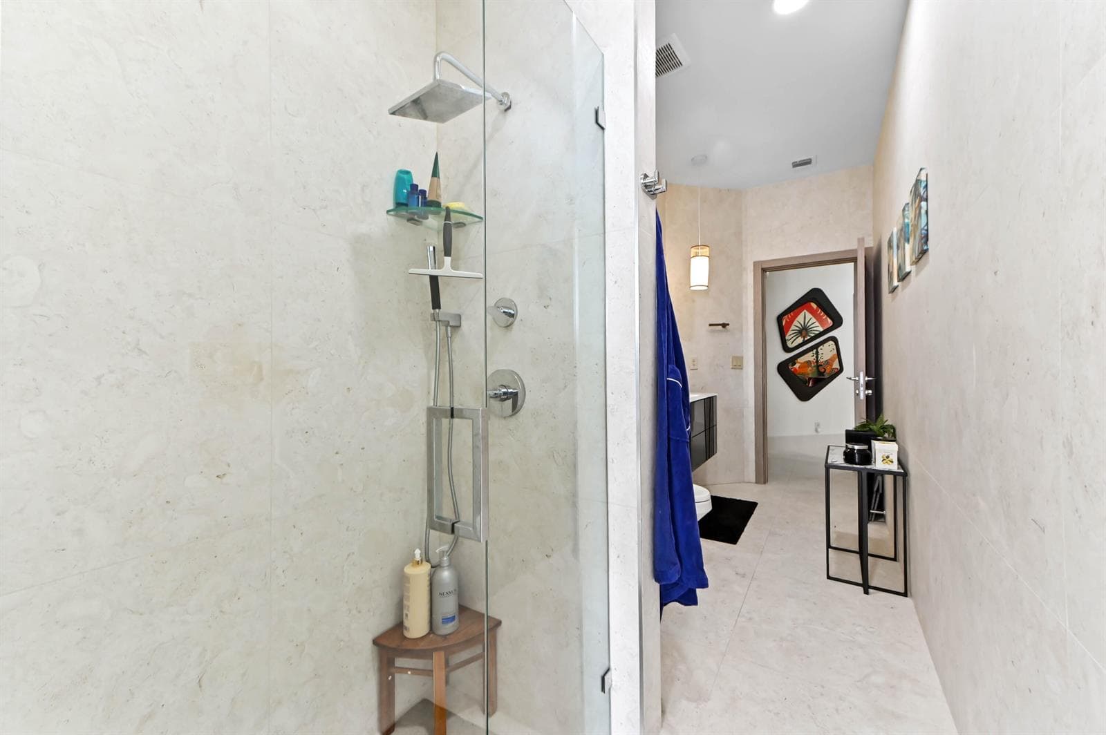 13 bathroom 02