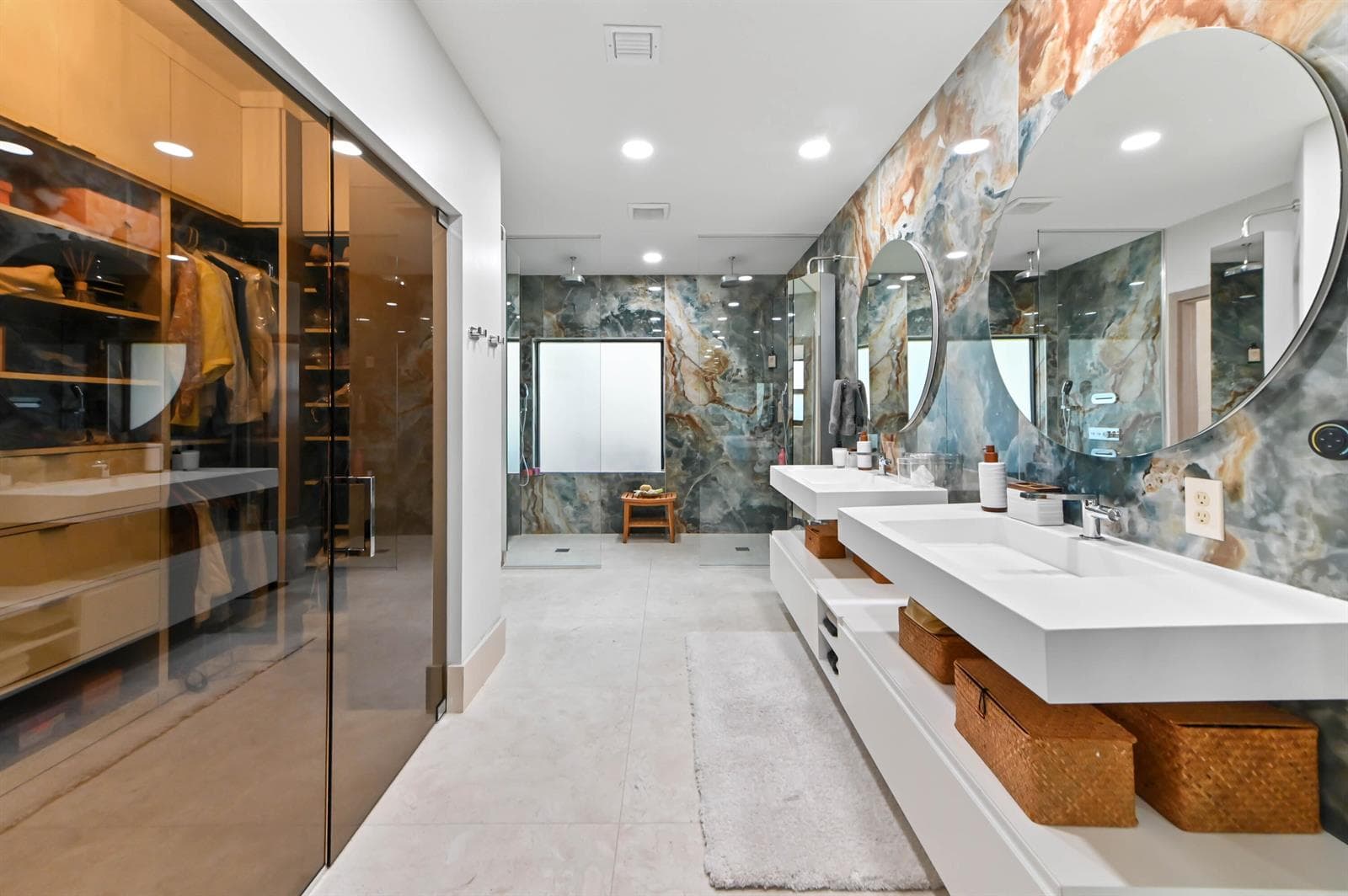 16 bathroom 01