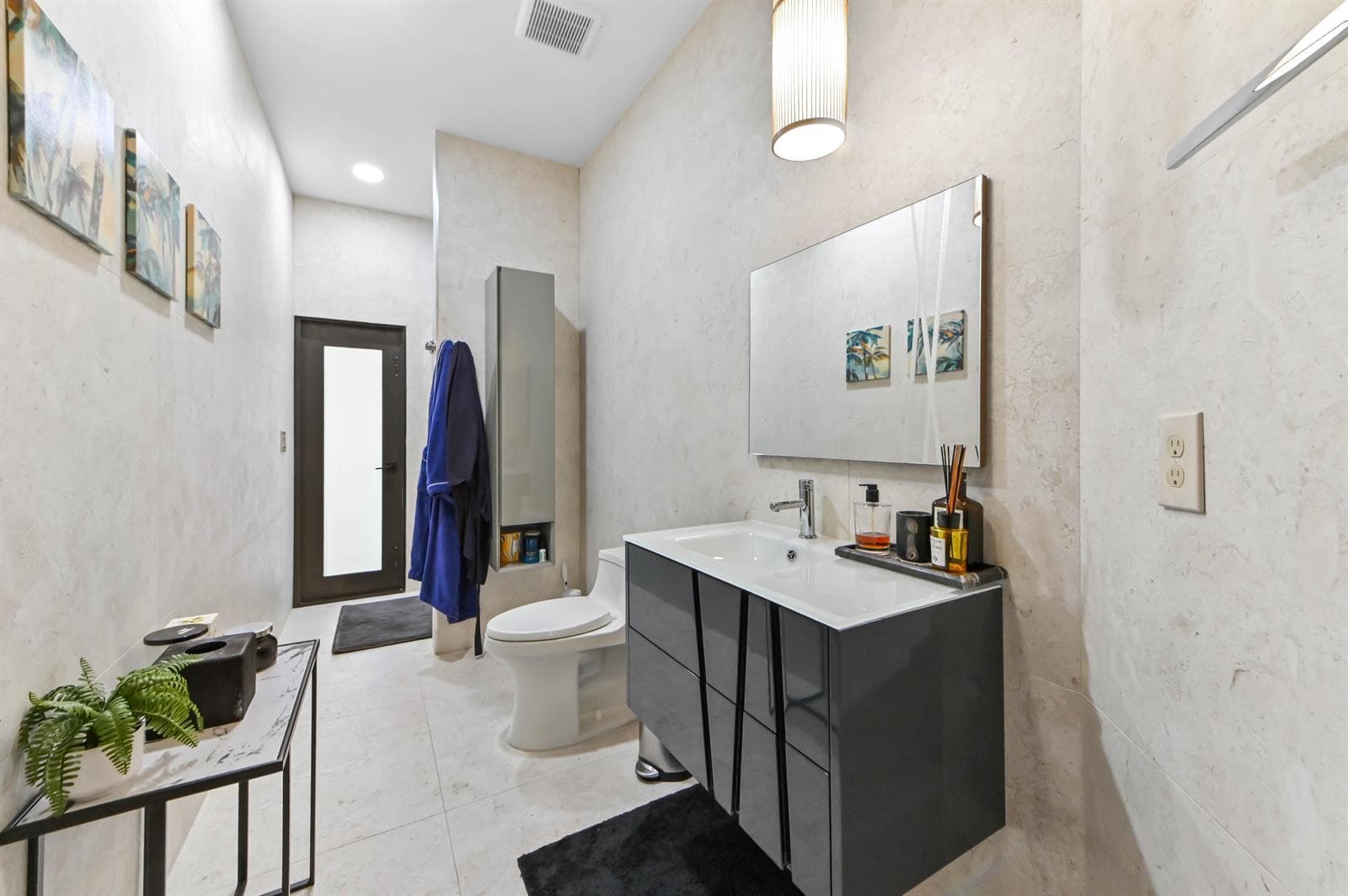 12 bathroom 01