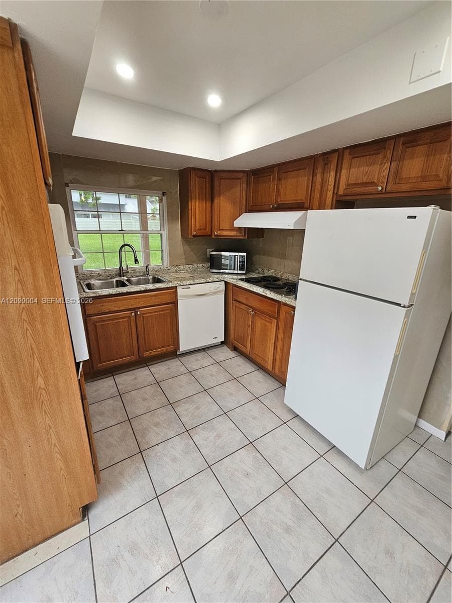 14780 SW 139th Ct photo 2
