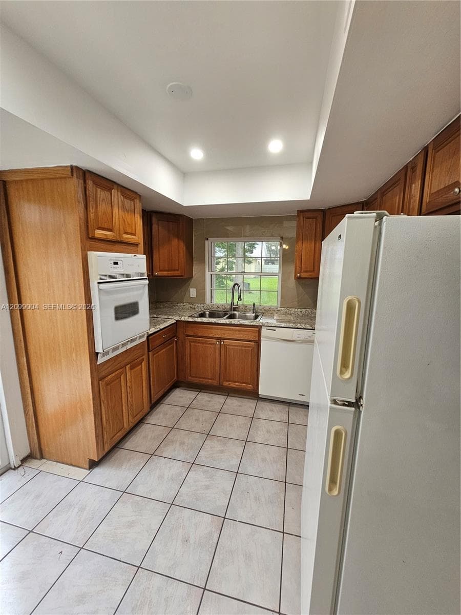 14780 SW 139th Ct photo 3