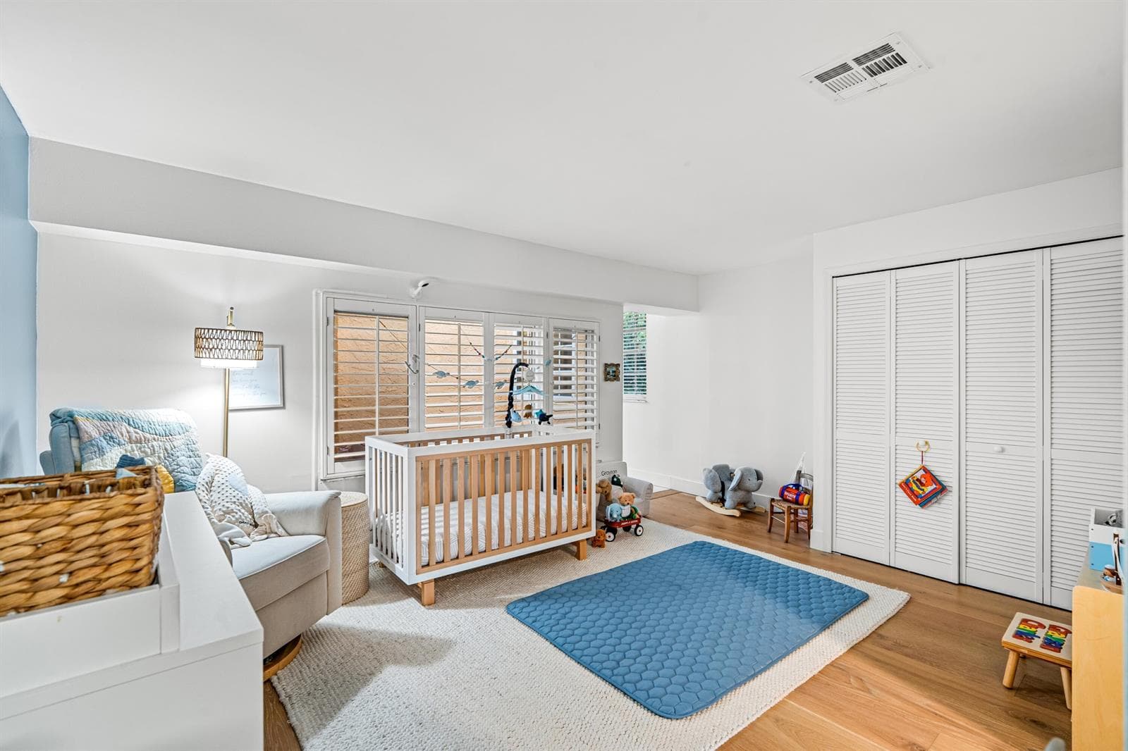 mls_BEDROOM_1_LOOKING_OUT_DT