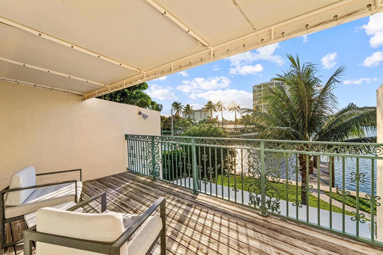 mls_BALCONY_DT